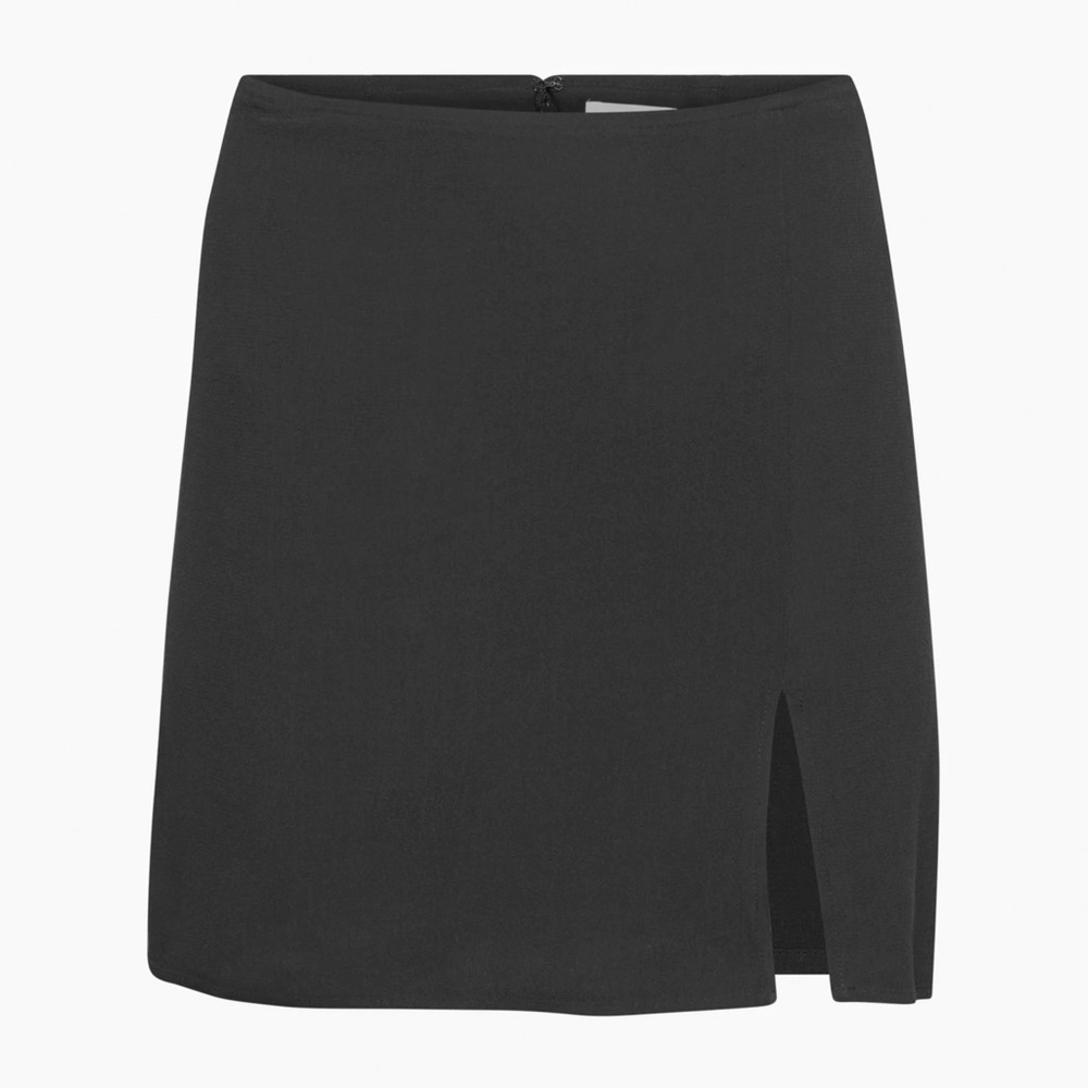 Aritzia Tatiana Skirt in Crepe